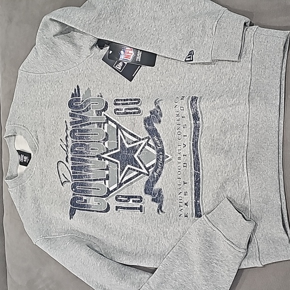 NWT Cowboys Sweatshirt - Picture 2 of 3